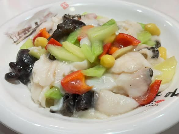 滑炒黑鱼片 stir-fried black fish fillet
